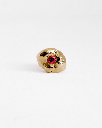 Brinco Prata ou Dourado Vendido à unidade Material: prata 925 ou prata 925 com banho ouro 24k de 3 microns + 1 zircónia laranja Largura: 9mm Peso: 1gr